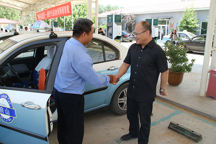 “腰痛寧公益”最辛苦職業(yè)評(píng)選啟動(dòng)，的哥首獲關(guān)愛(ài)