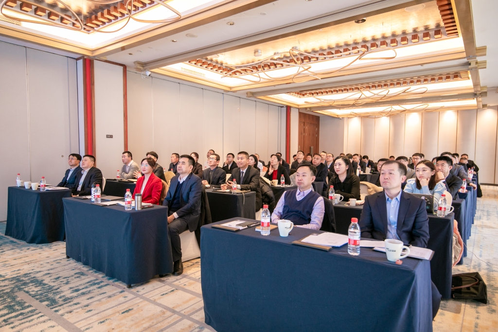 頸復(fù)康藥業(yè)集團銷售公司召開2025年任務(wù)指標及營銷策略大會